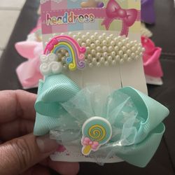 Prendedor Y Moño Muy Bonitos 