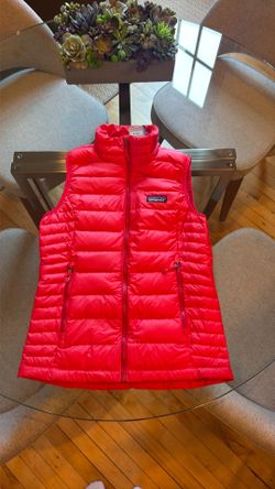 NWT Women’s Patagonia down sweater vest maraschino