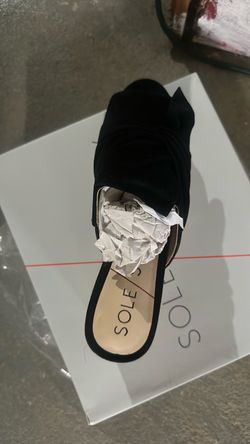 New women’s sandals size 7.5. Pick up. Need gone ASAP
