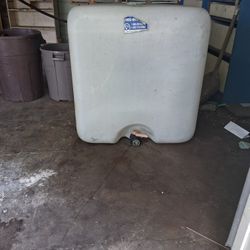 275 Gallon Water Tank