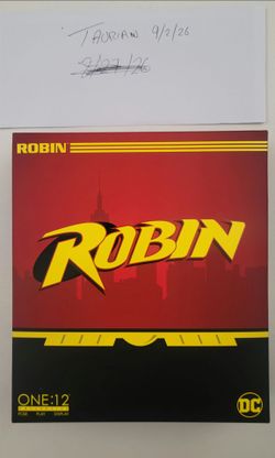 Mezco One:12 Collective DC Robin Figure