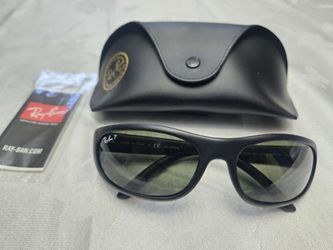 Ray-Ban Sunglasses – Like New!