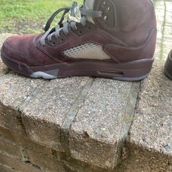 Jordan 5 Retro Burgundy