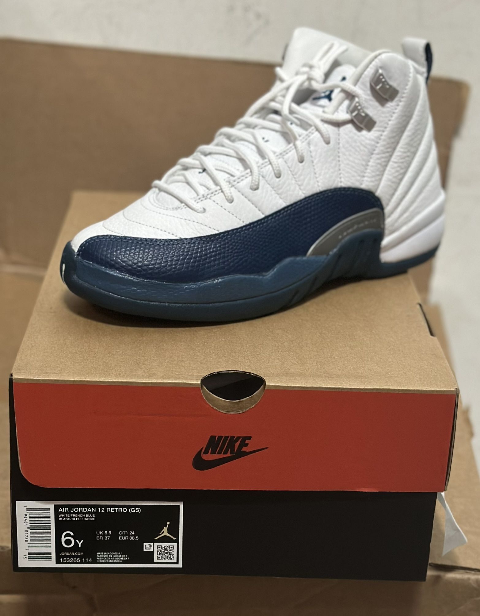 DS Grade School Jordan Retro 12 French Blue Size 4Y (2025)