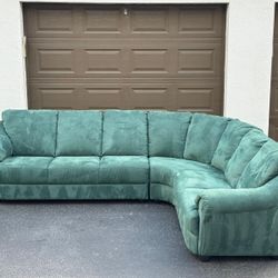 Couch/Sofa Sectional - Natuzzi - Delivery Available 🚛