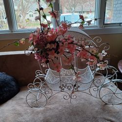 SHOWER ,BRIDE CENTER PIECE FROM FLORIST 3 FT X3FT  30.00 