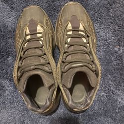 Yeezy 700