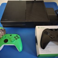 Xbox One Console, Two Controllers, Game, Works Great.