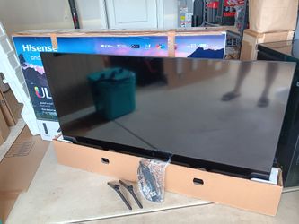 Hisense U65 Quantum Series 65" 4K ULED Smart TV — Excellent Condition