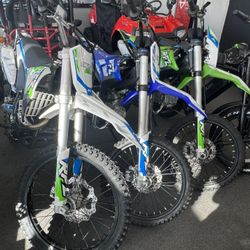 Dirt Bikes 250 cc 