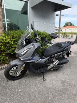 200cc Scooter Motorcycle Available 