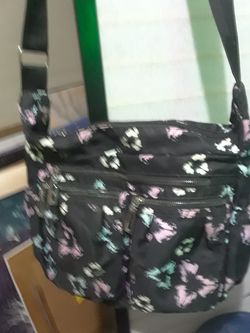 Almost New !!Diaper Bag $10.00 cash only (serious buyer)