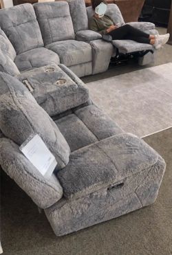 Power Reclining Sectional/comfortable couch// Olivia 🎉 brand new/ modern/luxury 🌼