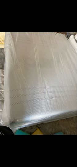 Purple mattress Brand New ‼️‼️‼️‼️💯  King/cali king $550 ❌ $650 with box spring   Queen size $450 ❌ $520 with box spring   Full size $400 ❌ $460 with