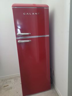 Galanz Retro refrigerator