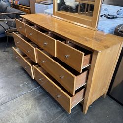 Coaster Furniture 8 Drawer Mirror Dresser 