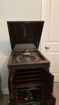 Victrola Antique Wind-Up Record Player Cabinet