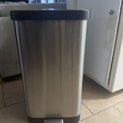 13 Gal Kitchen Trash Can 