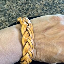 New! Nice braided leather bracelet. Fits small/medium sized wrist