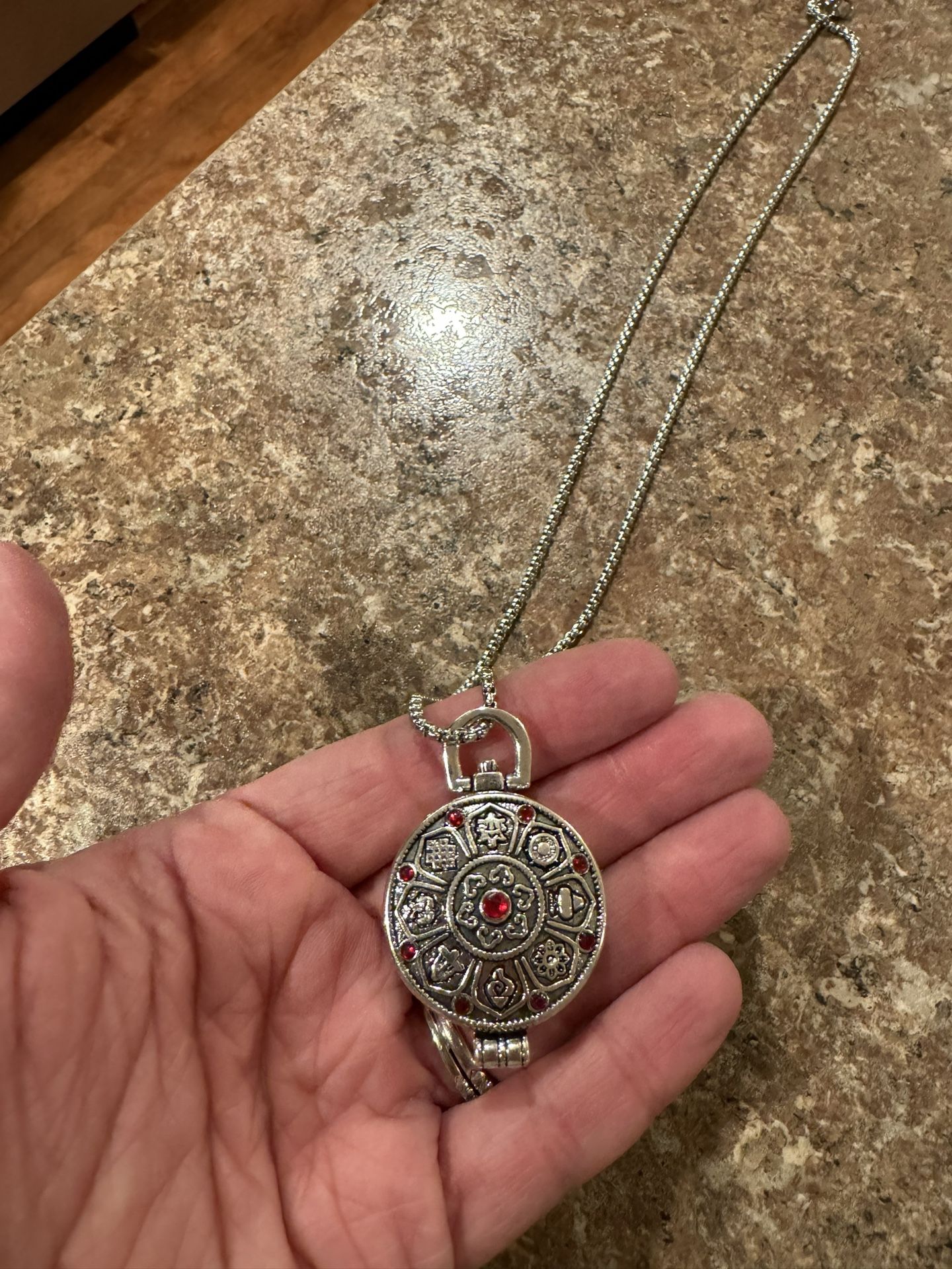 New Unique Locket Shipping Available