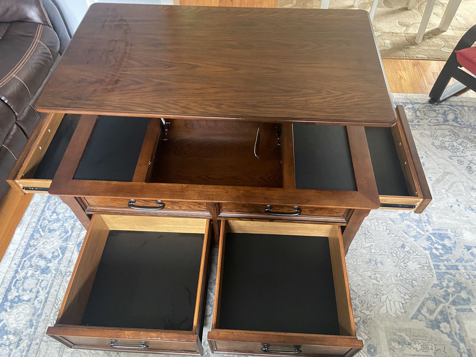 Cocktail / Coffee / Center Table With Lift Top 