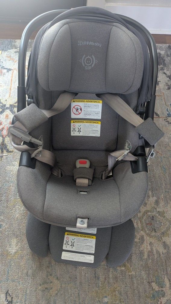 UppaBaby Aria Car Seat w/ Base