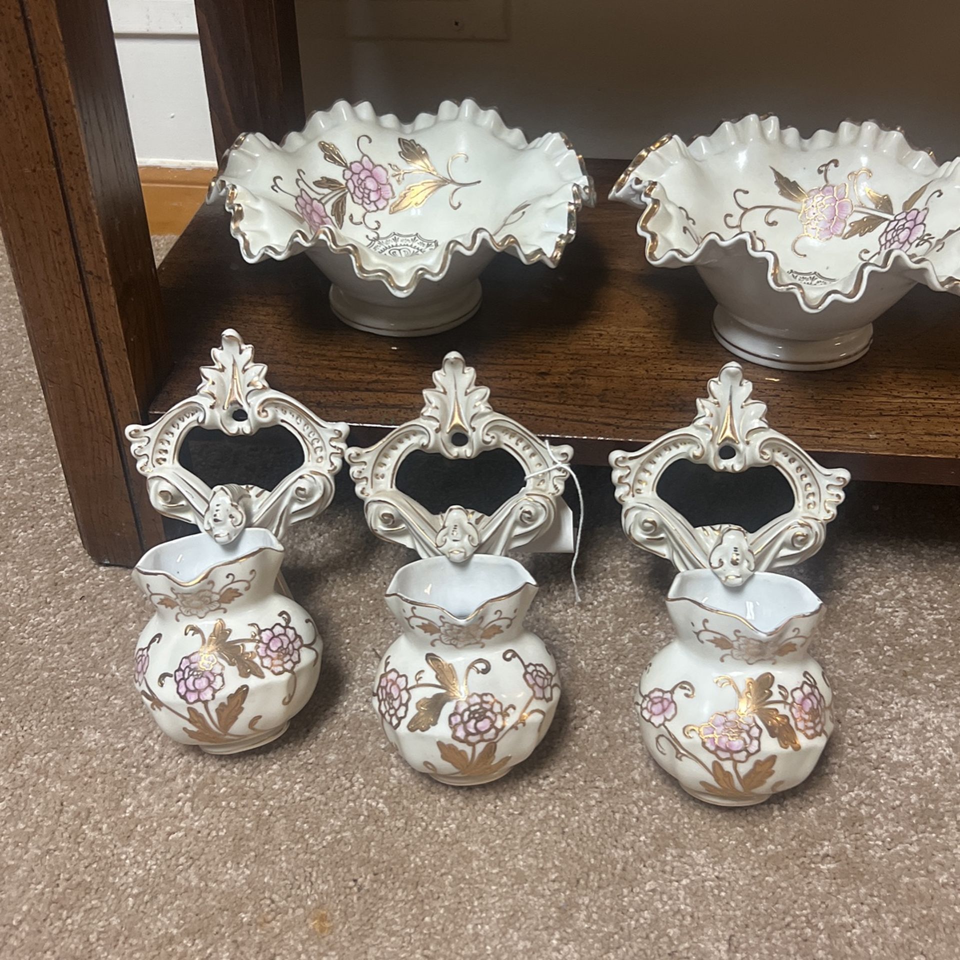 Antique Wall Pockets 8” And 2 Bowls