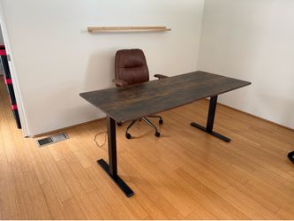 Adjustable wood standing desk