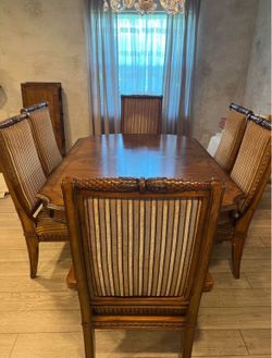 Tommy Bahamas dinning set