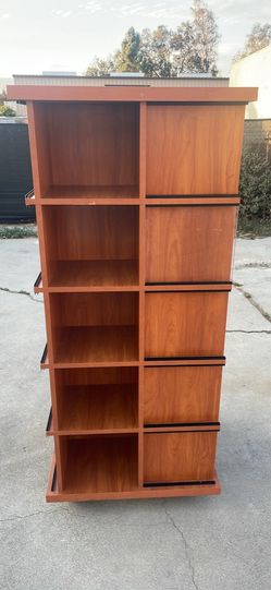 Retail store furniture or figurines display