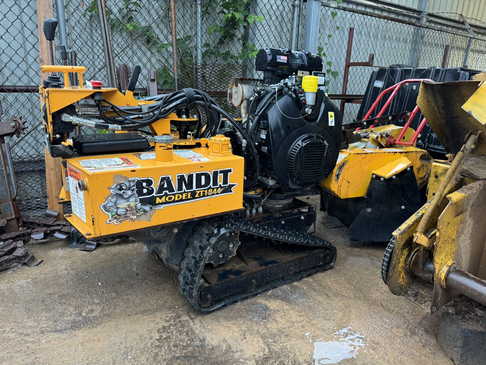 Bandit Zt1844 Stump Grinder Moledora Arbol Palo Tronco Tree Kohler