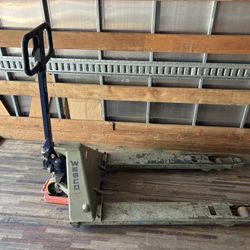 Wesco manual pallet jack