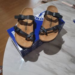 Birkenstocks Sandels Brand New  Size 6