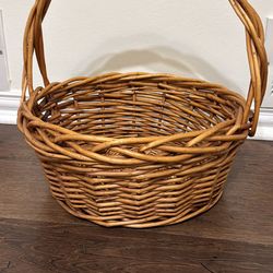 Nice sturdy Wicker Basket with Handle width 16” in great condition
