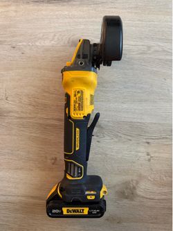 DeWalt DCG416 20V Cordless Brushless 4-1/2 in. - 5 in. Variable Speed Angle Grinder with FLEXVOLT Advantage (Tool and battery)