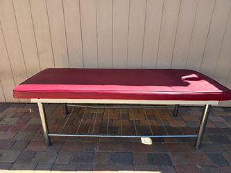 Acubust A&A sturdy massage table
