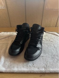 Air Jordan 1 Mid (Triple Black) - Size 9