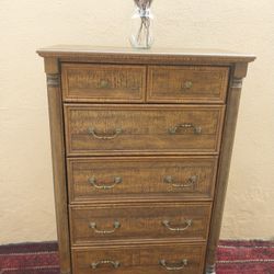 6 DRAWERS DRESSER