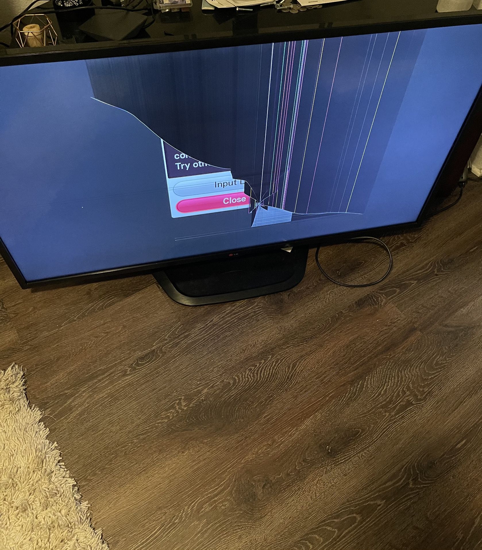 55 Inch Smart Tv- Broken Screen