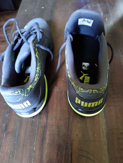 Rarely used size 10 men's Puma shoes
