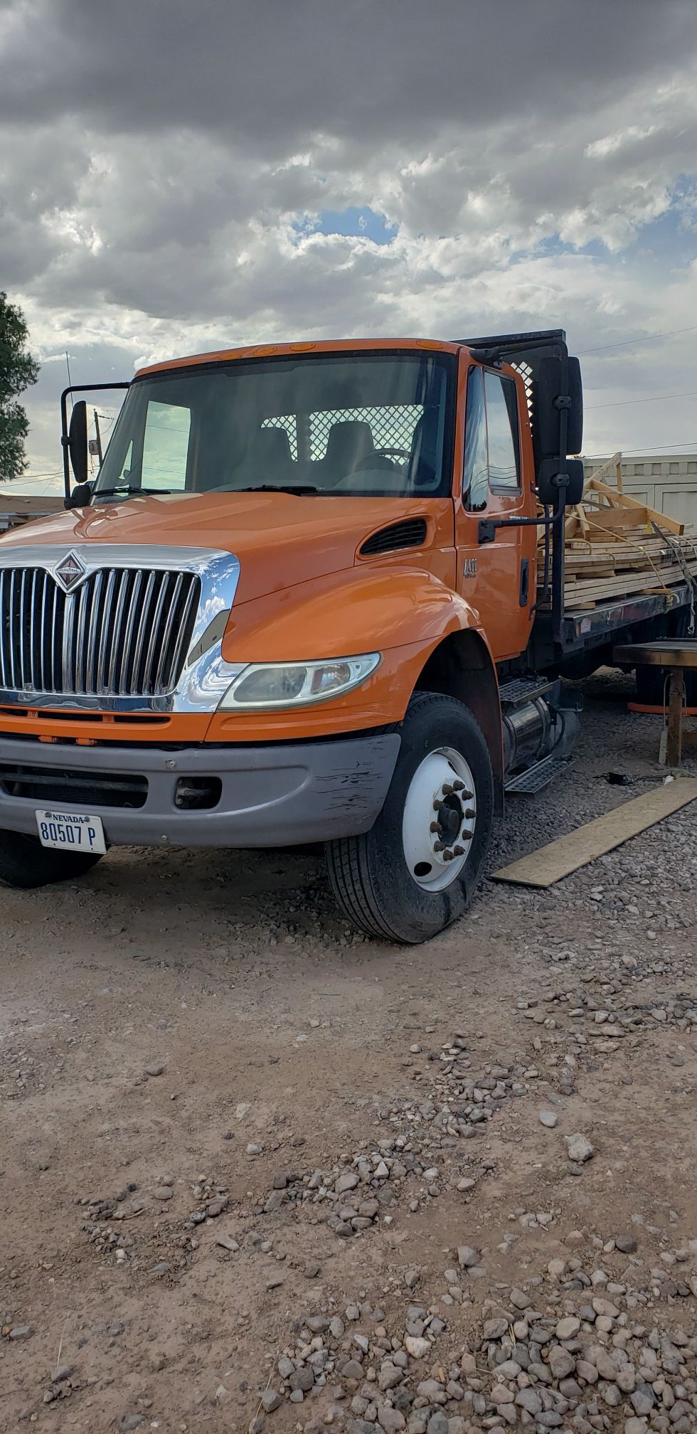 2006 International 4400 DT Flatbed 26ft With piggyback forklift low miles. MONEY MAKER. 34999.00 TODAY!