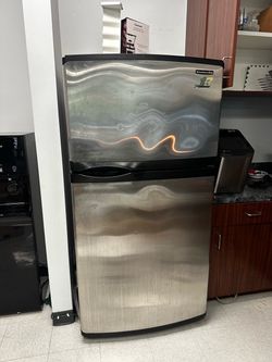 KITCHEN AID FRIDGE  Needs to GO