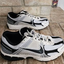 Nike Vomero 5 Running Shoes Size 8.5 Men's