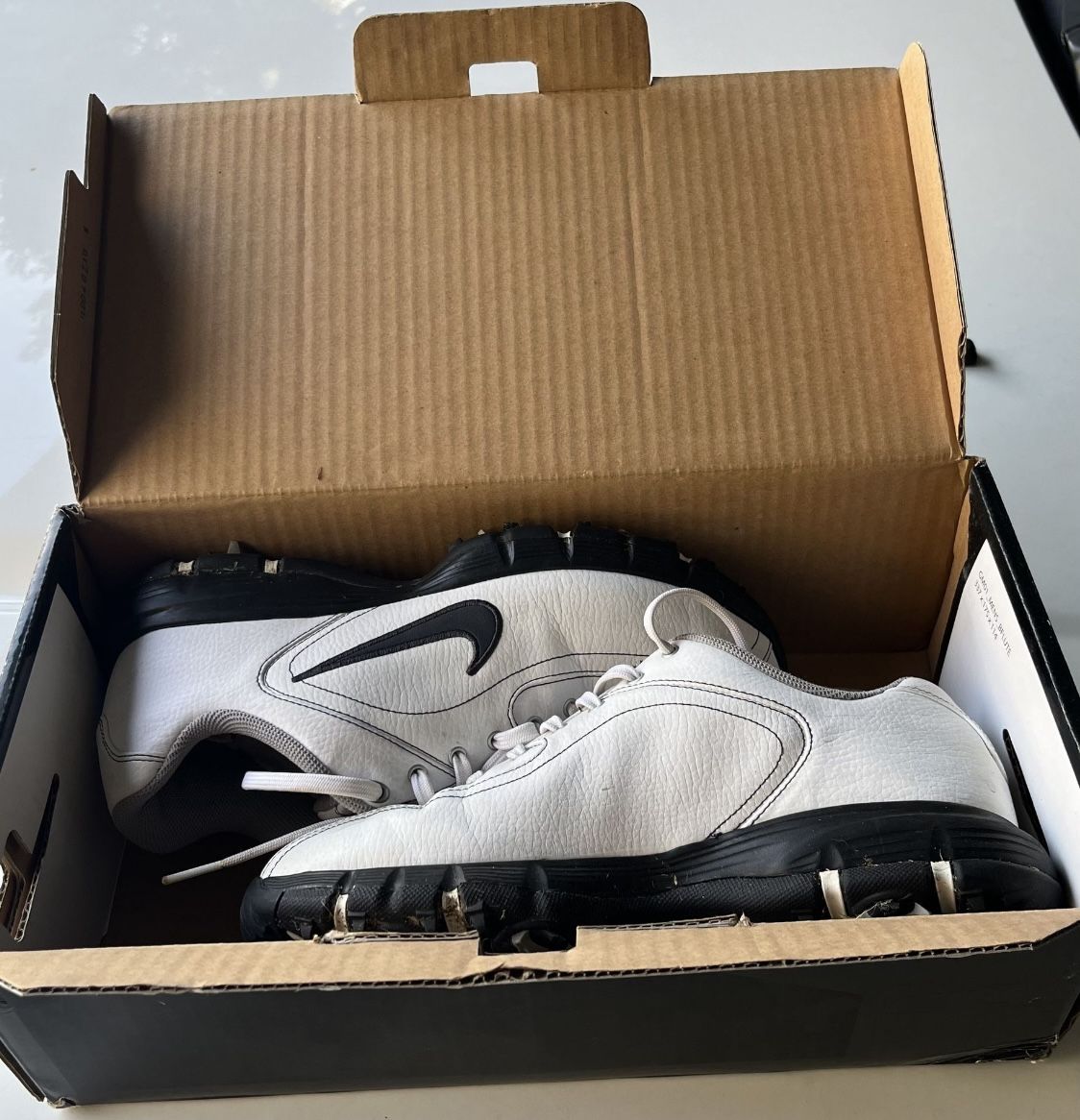 Nike Youth Golf Shoes (Size 6) & Complete Cleat Replacement Kit