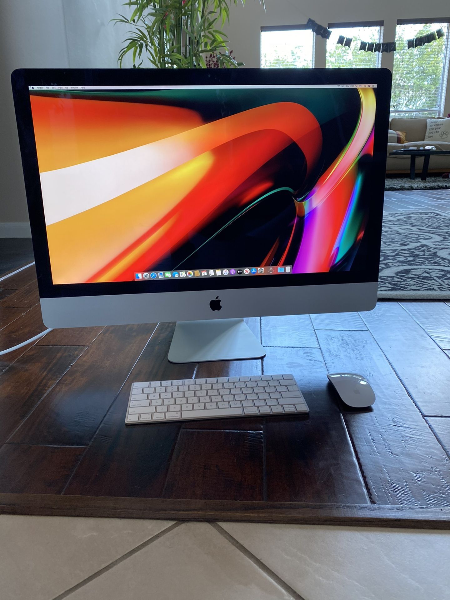 27 inch 2017 Apple iMac Retina 5K Display, AMD 4GB Dedicated