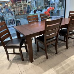 7pc Dining Set ✨ Easy Financing Available ✨ No Credit Needed 