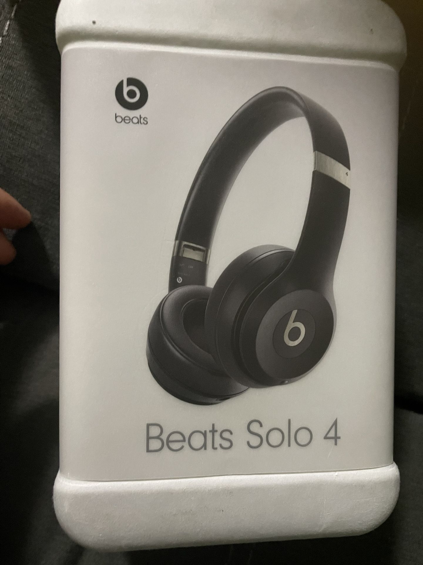 Beats Solo 4