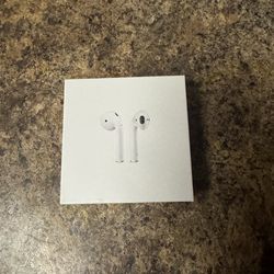 Apple AirPods 2nd Gen With Wireless Charging Case