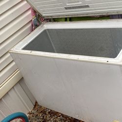 Frigidaire Deep Freezer