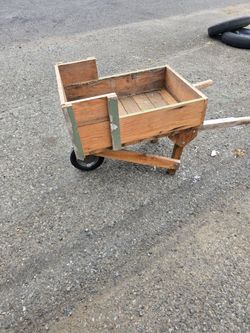 Wood Garden Wheelbarrow